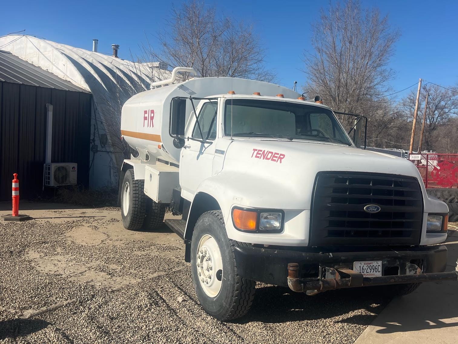 1997 Ford F-800 Equipment Image0