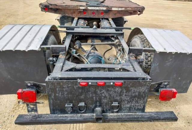 Image of Freightliner FL70 equipment image 2