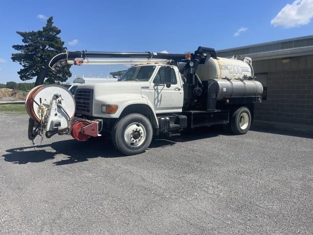 Image of Ford F-800 equipment image 1