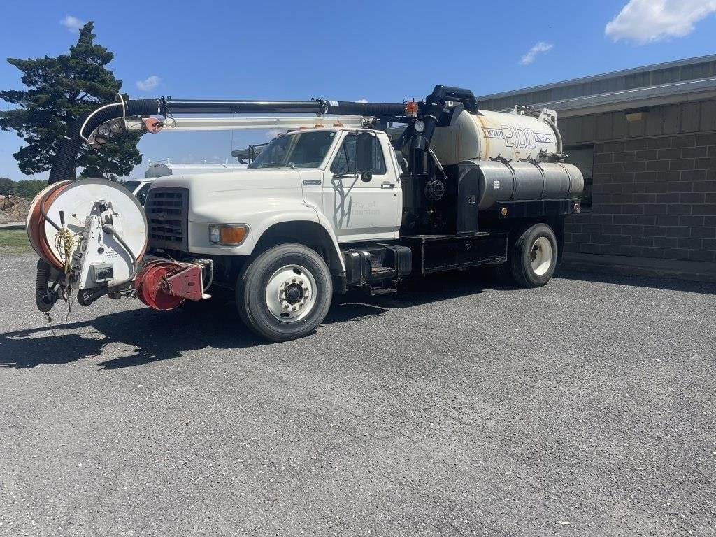 1997 Ford F-800 Equipment Image0