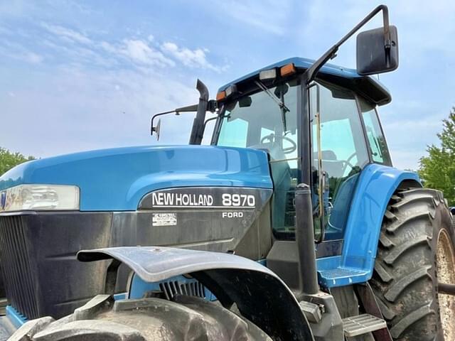Image of New Holland 8970 equipment image 2