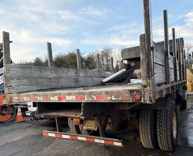 Image of Ford CF8000 equipment image 4