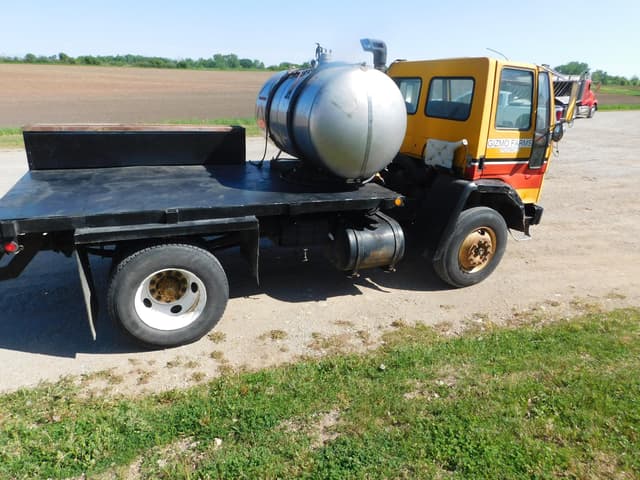 Image of Ford CF8000 equipment image 4