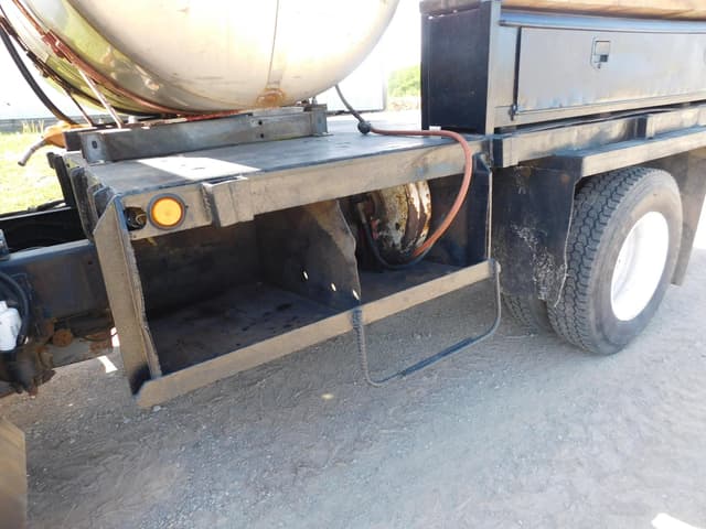 Image of Ford CF8000 equipment image 1