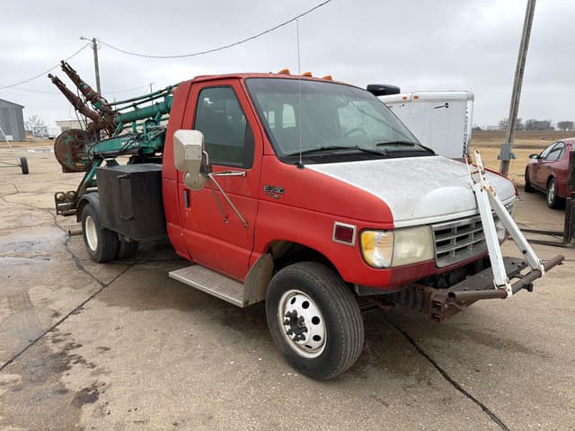 Image of Ford F-350 equipment image 1