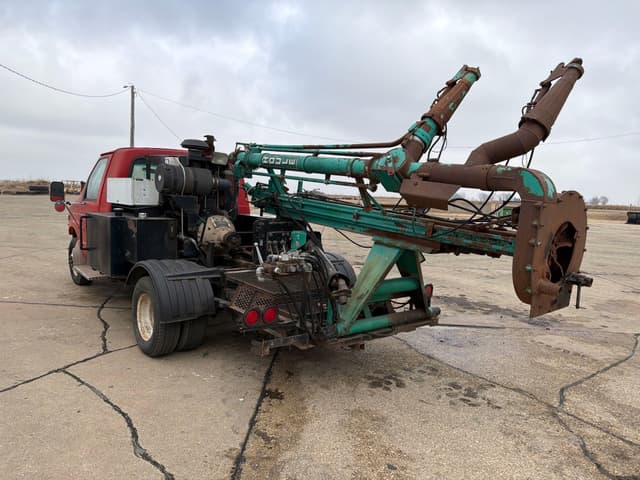 Image of Ford F-350 equipment image 3