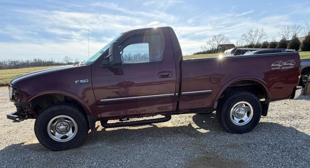 1997 Ford F-150 Equipment Image0