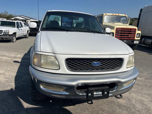 Image of Ford F-150 equipment image 2