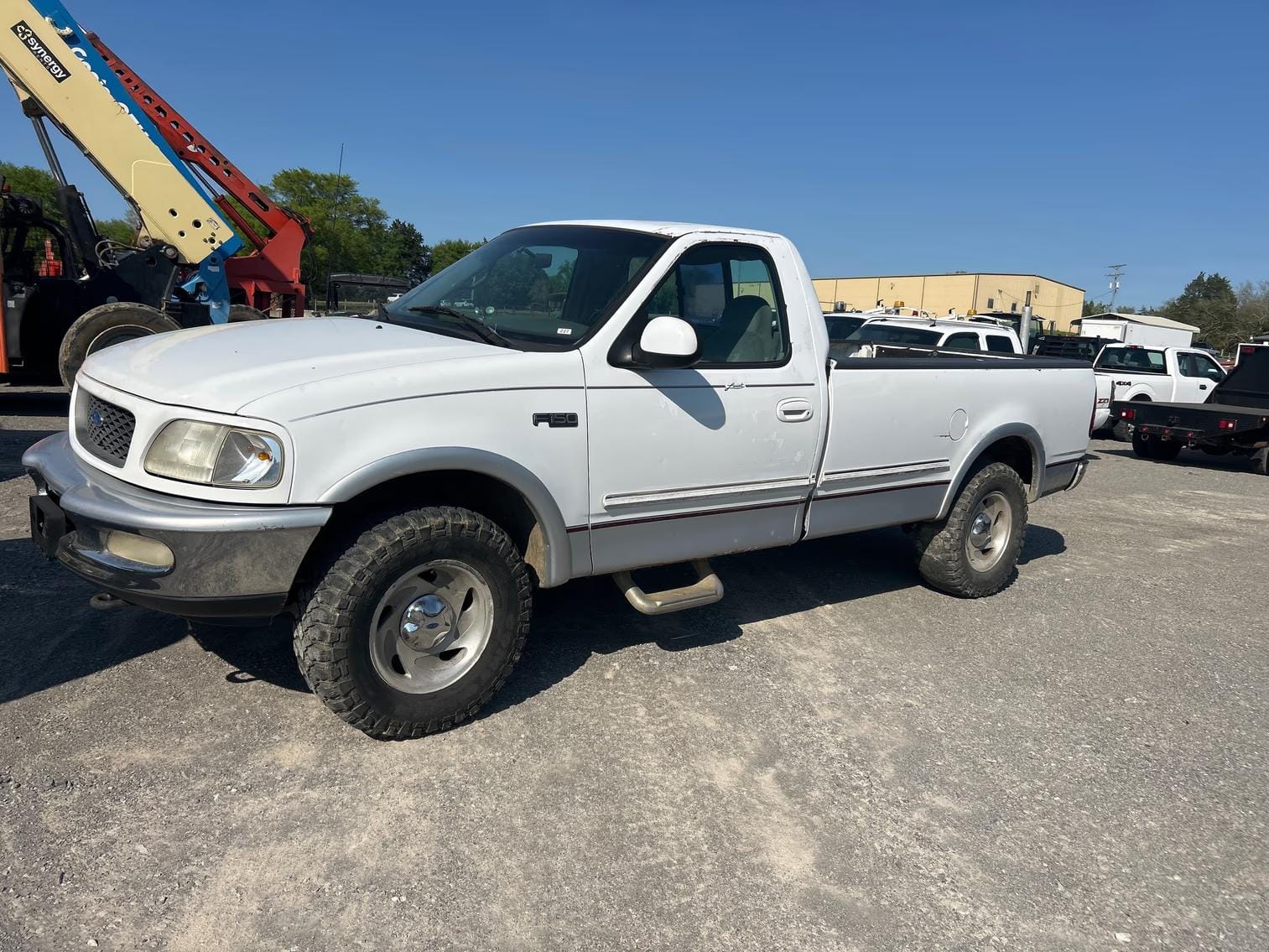1997 Ford F-150 Equipment Image0