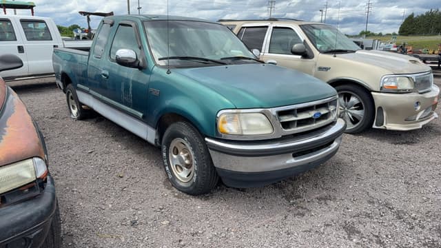 Image of Ford F-150 equipment image 2