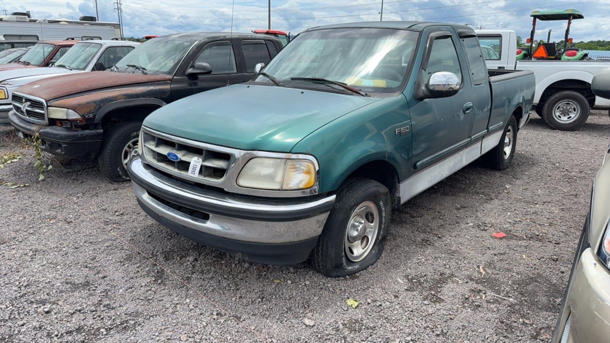 1997 Ford F-150 Equipment Image0