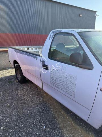 Image of Ford F-150 equipment image 3