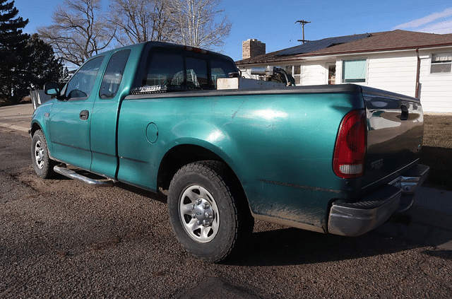 Image of Ford F-250 equipment image 2