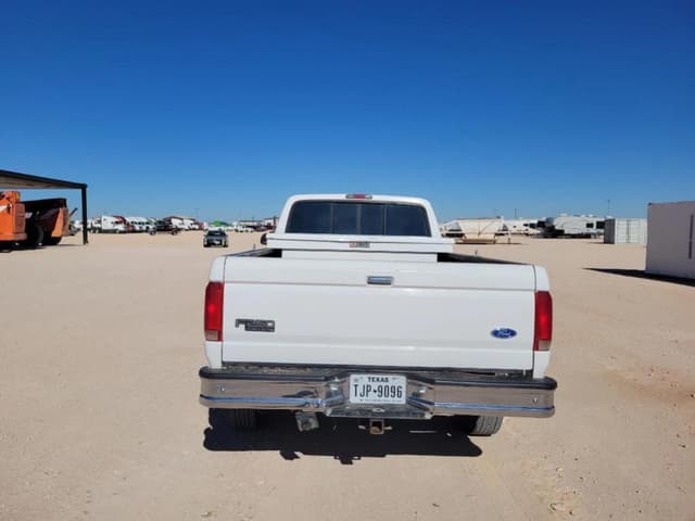 Image of Ford F-250 equipment image 3