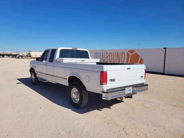 Image of Ford F-250 equipment image 2