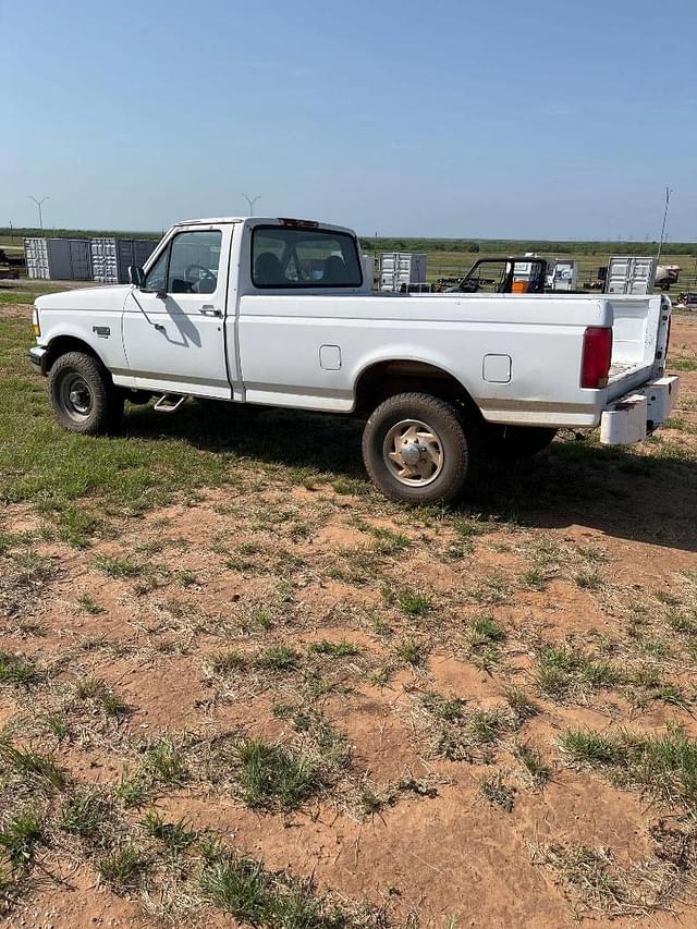 Image of Ford F-250 equipment image 1