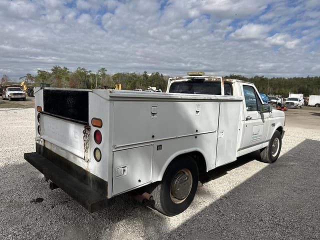 Image of Ford F-250 equipment image 2