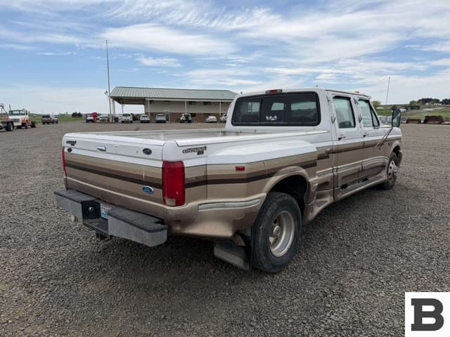 Image of Ford F-350 equipment image 4