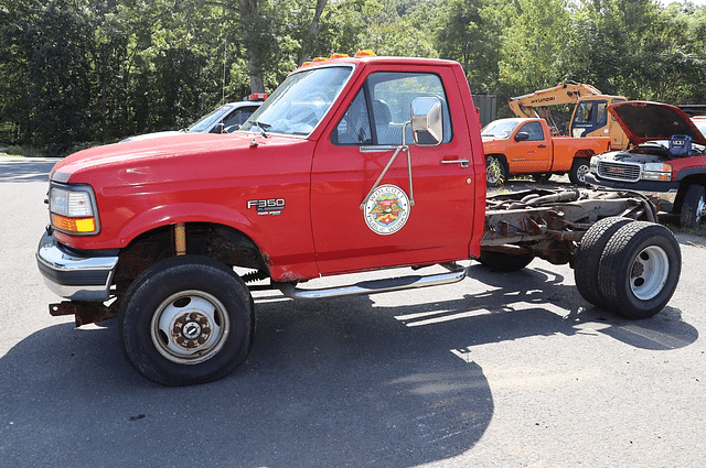 Image of Ford F-350 equipment image 1