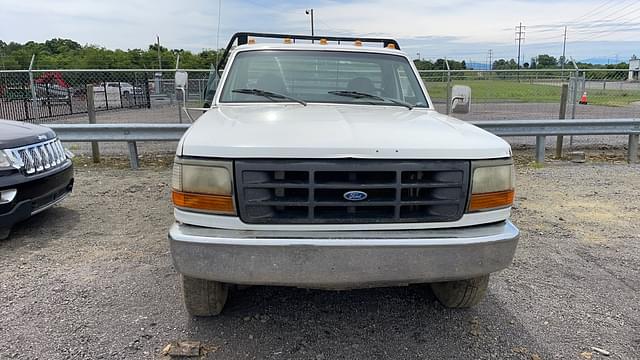 Image of Ford F-350 equipment image 1