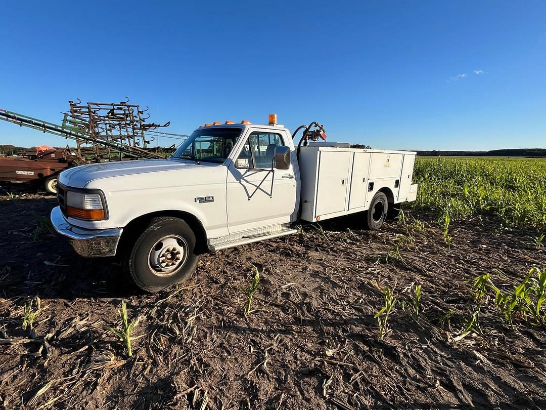 Image of Ford F-350 Primary image