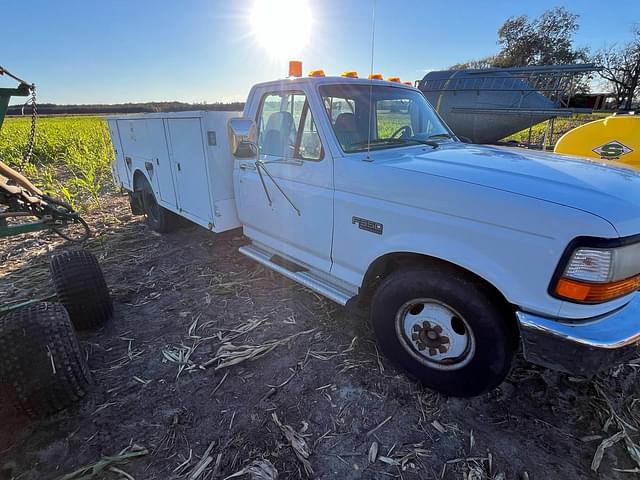 Image of Ford F-350 equipment image 1