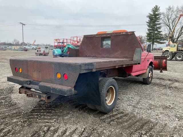 Image of Ford F-350 equipment image 3