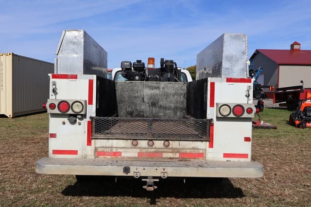 Image of Ford F-350 equipment image 2