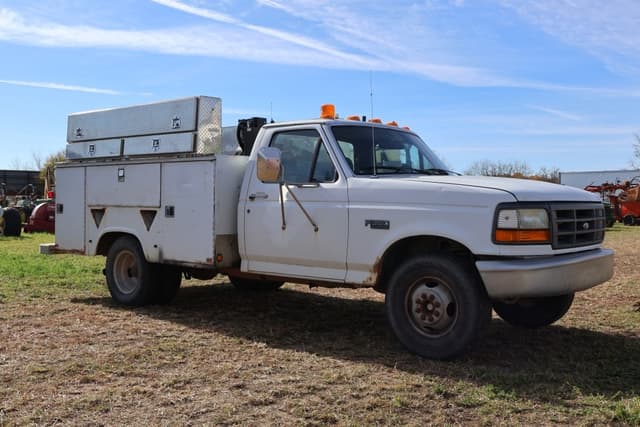 Image of Ford F-350 equipment image 1