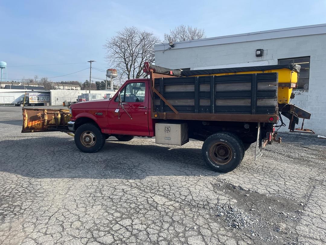 Image of Ford F-350 Primary image