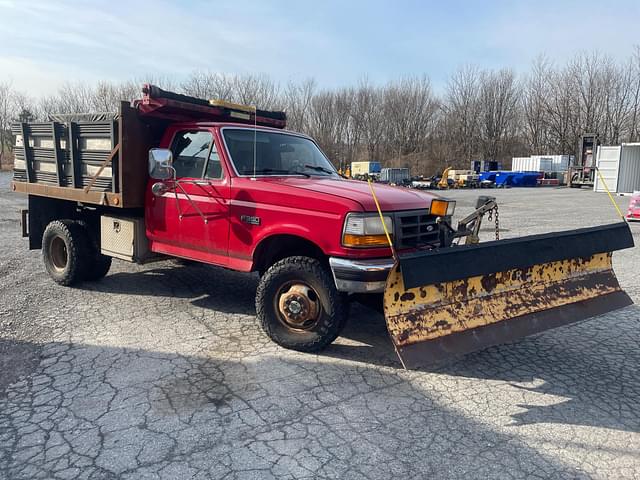 Image of Ford F-350 equipment image 2