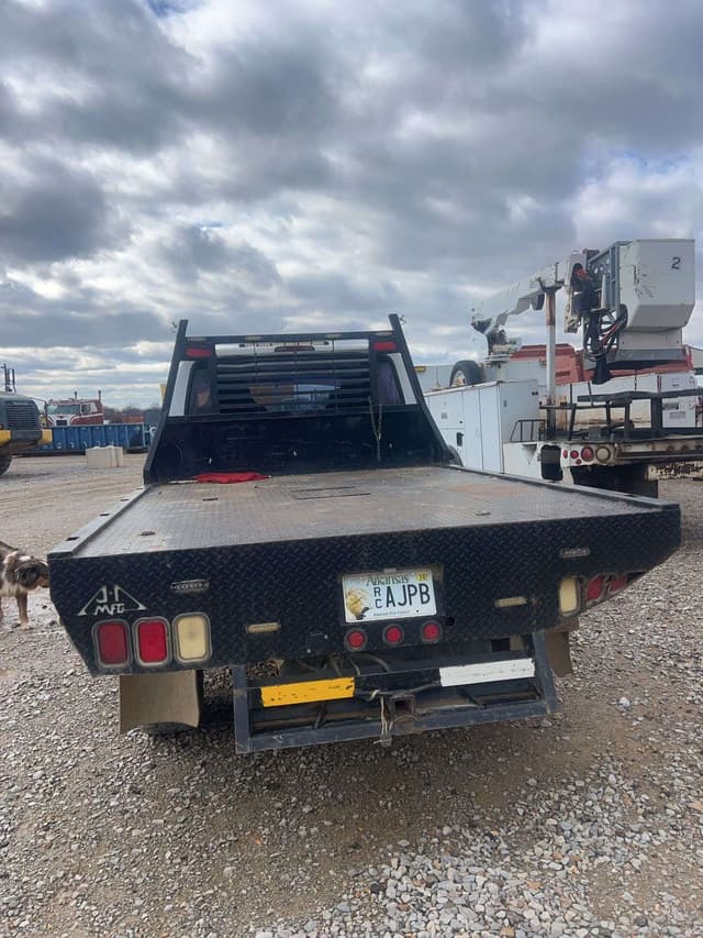 Image of Ford F-350 equipment image 2