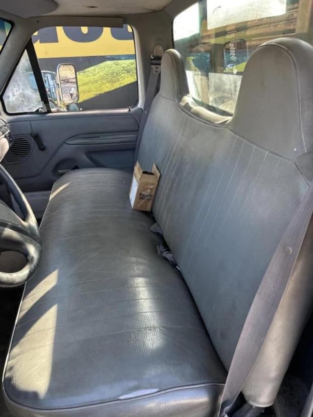 Image of Ford F-350 equipment image 4