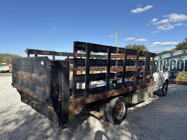 Image of Ford F-350 equipment image 2