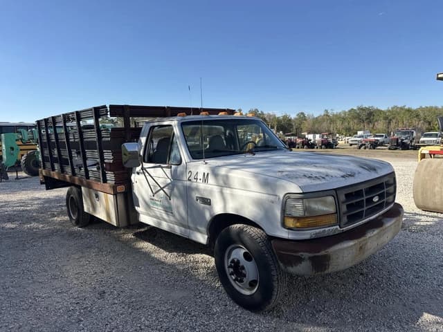 Image of Ford F-350 equipment image 3