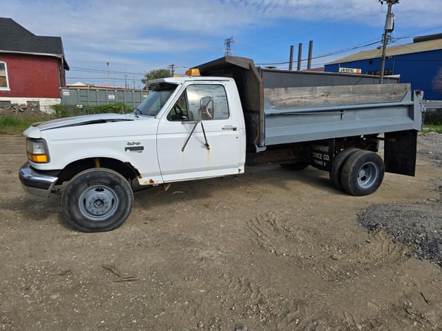 Image of Ford F-450 equipment image 4