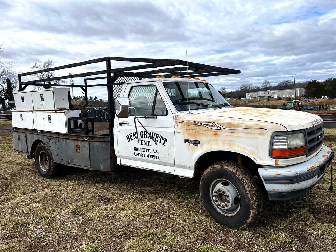 Image of Ford F-450 Primary image