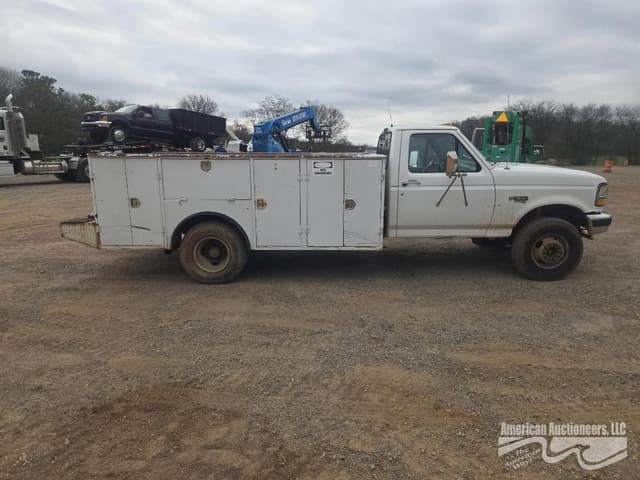 Image of Ford F-450 equipment image 4