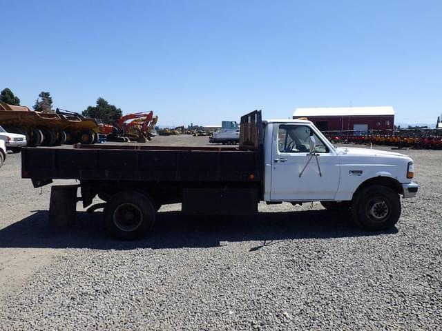 Image of Ford F-450 equipment image 2