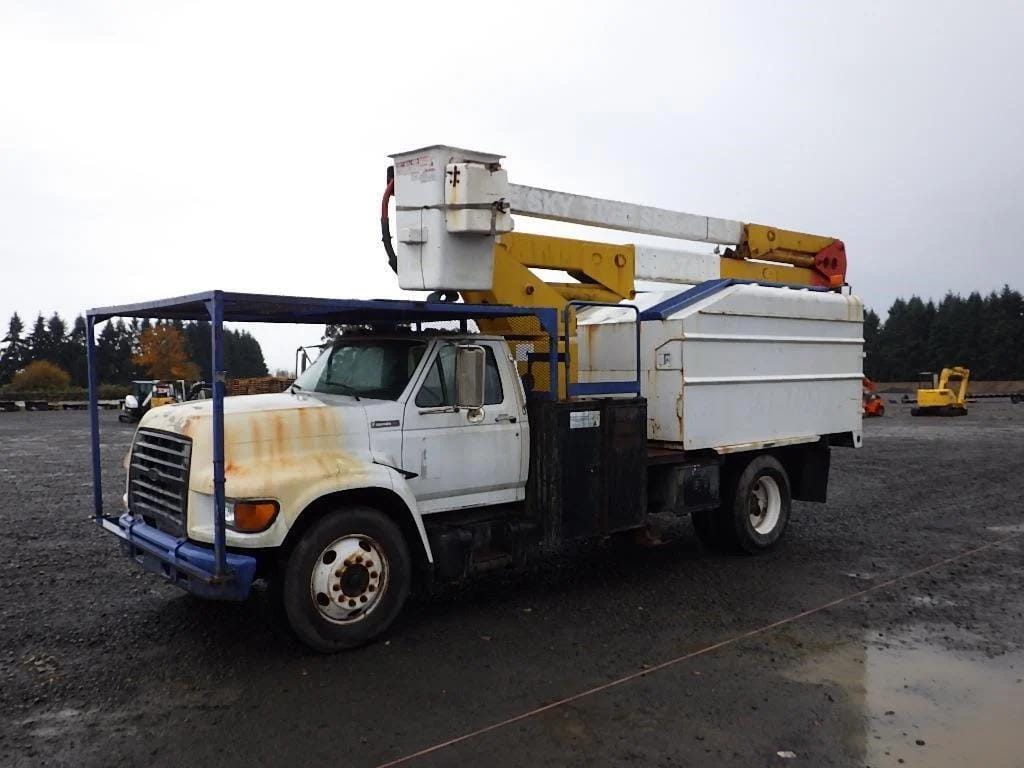 1997 Ford F-800 Equipment Image0