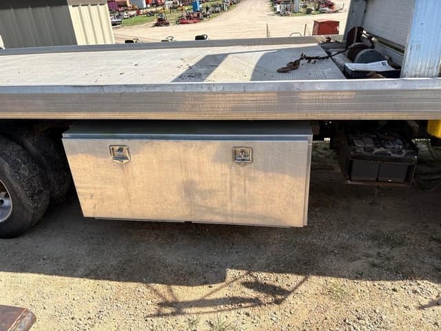 Image of Ford F-800 equipment image 4