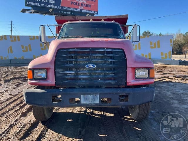 Image of Ford F-800 equipment image 1