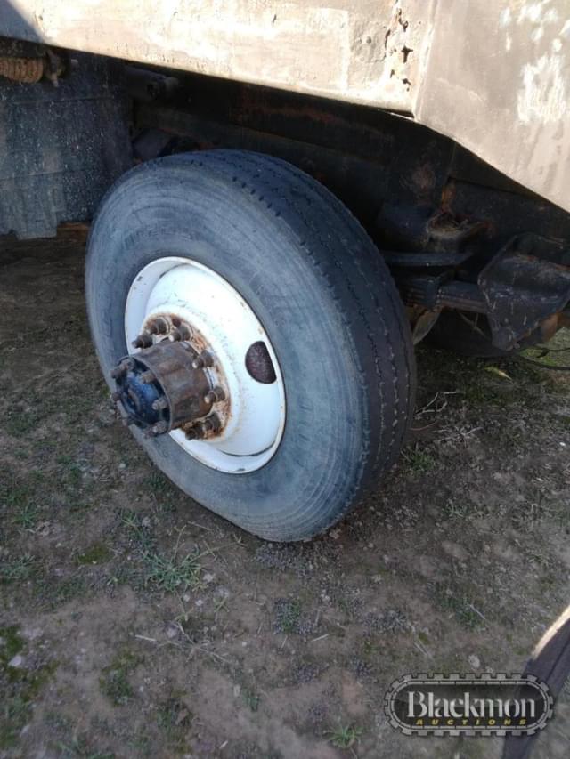 Image of Ford F-SERIES equipment image 4