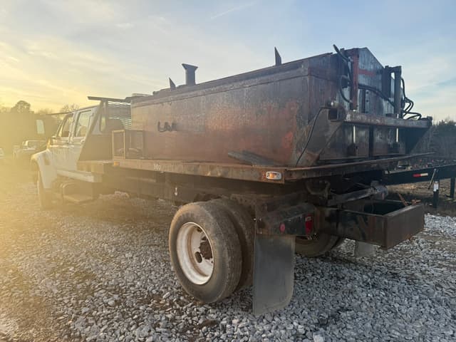 Image of Ford F-SERIES equipment image 2