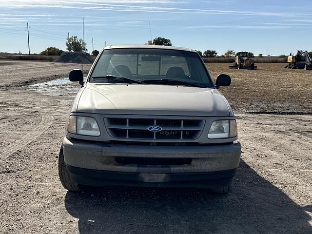 Image of Ford F-150 equipment image 2