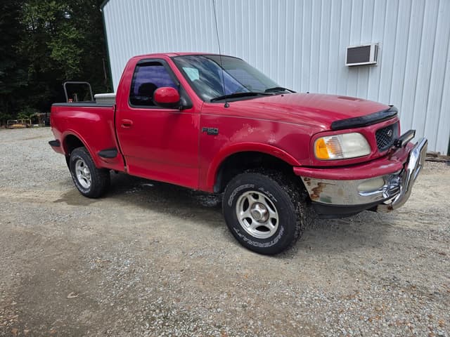Image of Ford F-150 equipment image 1