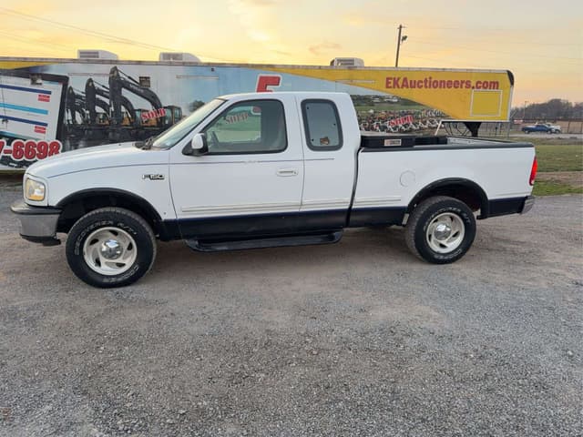 Image of Ford F-150 equipment image 1