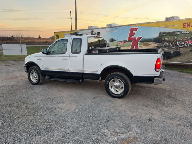 Image of Ford F-150 equipment image 2