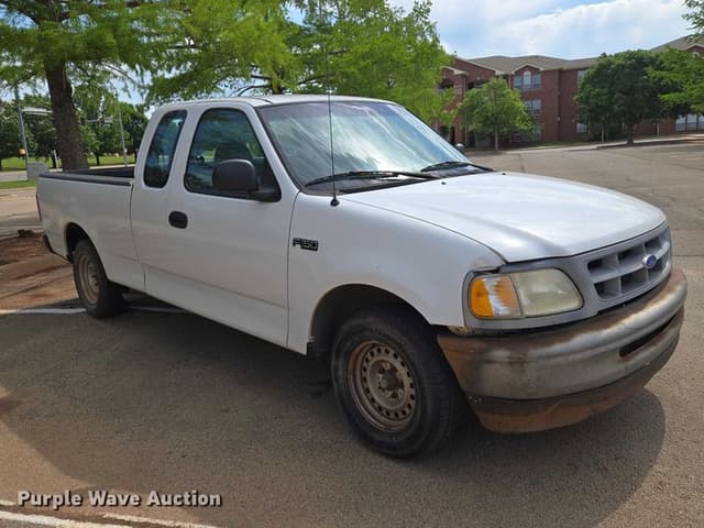 Image of Ford F-150 equipment image 2