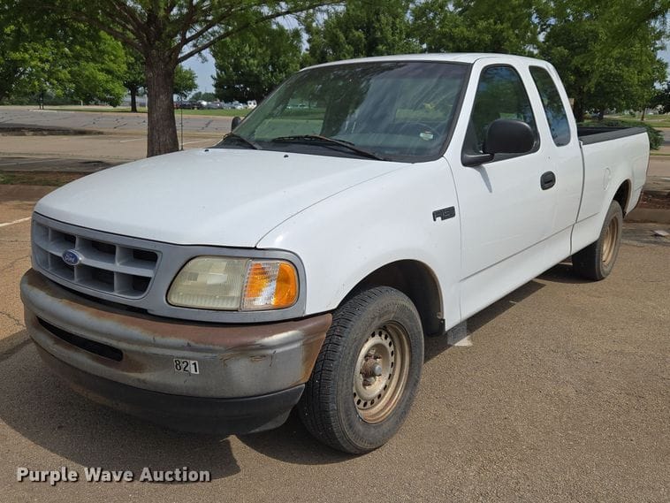 1997 Ford F-150 Equipment Image0